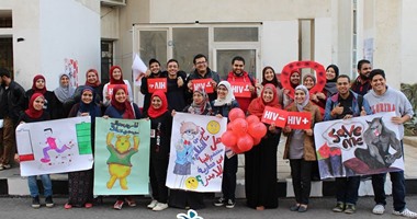 اتحاد طلاب الصيدلة بجامعة مصر للعلوم تنظم حملة توعية لمكافحة "الإيدز"