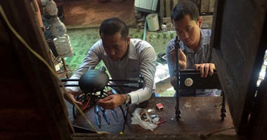 بالصور.. مهندس يعيد الحياة للطائرات بدون طيار لمساعدة الفقراء فى ميانمار