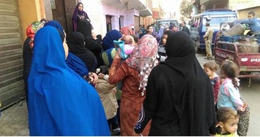 بالصور.. إقبال ملحوظ على لجان السيدات فى أبو الغيط بالقليوبية
