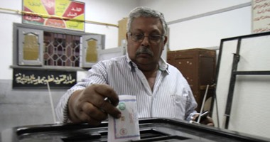 إقبال كثيف من السيدات والمسنين قبيل إغلاق باب الاقتراع فى الأميرية