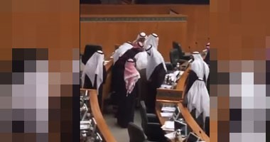 بالفيديو..لحظة وفاة نائب كويتى أثناء انعقاد مجلس الأمة