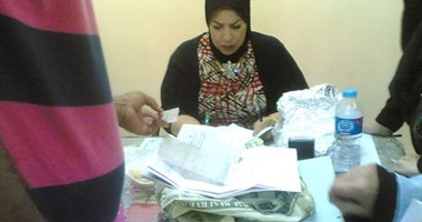 صحافة المواطن: موظفة تتناول الإفطار داخل السجل المدنى بمحطة الرمل
