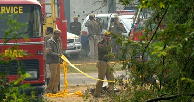 بالصور.. مصرع 10 أشخاص فى تحطم طائرة هندية قرب مطار العاصمة نيودلهى