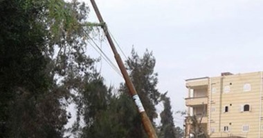 صحافة مواطن:انحناء عمود كهرباء بعزبة عبدالنبى فى الدقهلية يهدد حياة المارة