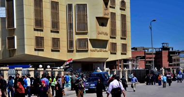 دفاع أمين الشرطة قاتل بائع الشاى بالرحاب يطالب المحكمة بالتأجيل للاطلاع