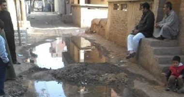 صحافة المواطن.. مياه الصرف الصحى تغرق شوارع قرية الزهايرة بالدقهلية
