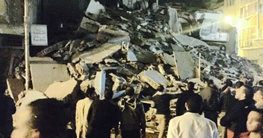 انهيار عقار من 6 طوابق بداخله سكان بمدينة منيا القمح بالشرقية