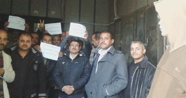 اعتصام العاملين بشركة "بتروتريد" فرع طنطا للمطالبة بضم العلاوات