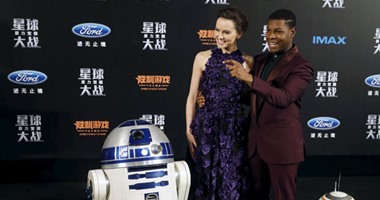بالصور.. عرض فيلم "Star Wars: The Force Awakens" فى الصين