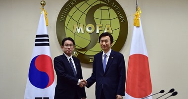 بالصور.. محادثات بين وزيرى خارجية كوريا الجنوبية واليابان لحل قضية "نساء المتعة"