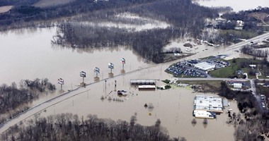 تعزيز امكانات الإغاثة لمواجهة الفيضانات فى وسط الولايات المتحدة