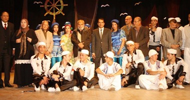 أبو الفضل بدران يشهد مسابقة الفنون الشعبية بـ"القناة وسيناء الثقافى"
