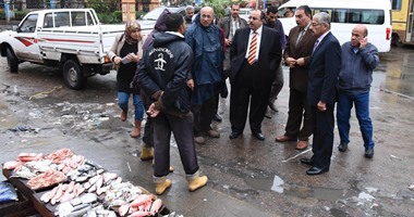 محافظ الإسكندرية لبائعى حلقة السمك:"اللى مش هيحافظ على البلد مش هحافظ عليه"