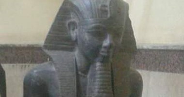 "الآثار" تنقل رأس أمنحتب الثالث من معبد ممنون لمتحف الأقصر