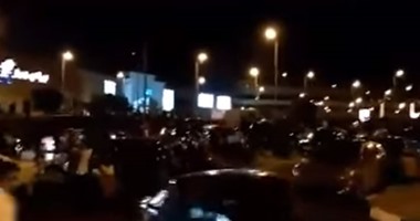 بالفيديو.. تدافع وفوضى فى "مول العرب" بعد الاشتباه بوجود قنبلة