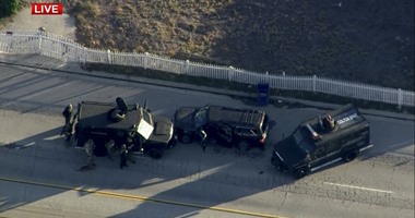 بالصور.. العثور على جثة  المشتبه به فى حادث كاليفورنيا قرب سيارة شرطة
