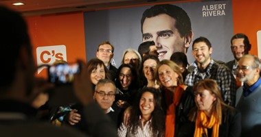 زعيم اليمين الإسباني يعلن فوزه بالانتخابات وسعيه إلى "تشكيل حكومة"