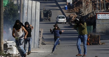 اعتقال وإصابة مواطنين فلسطينيين على يد الاحتلال الإسرائيلى بالضفة