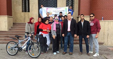 أعضاء هيئة تدريس بـ"هندسة الإسكندرية" يشاركون الطلاب فى سباق دراجات