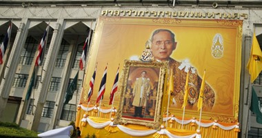 بالصور.. ملك تايلاند بوميبول ادولياديج أطول ملوك العالم حكماً