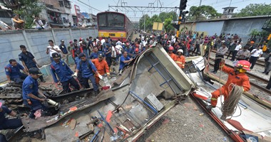 مصرع 14 شخصا وإصابة 10 فى تصادم قطار بحافلة فى إندونيسيا