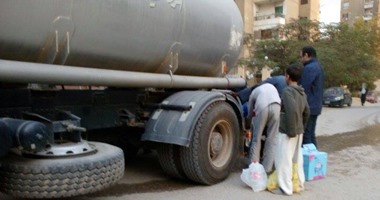استجابة لصحافة المواطن.. مياه شرب الجيزة توفر سيارات مياه للطوابق متواجدة 15ساعة