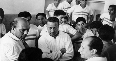 صورة نادرة.. وحش الشاشة فى غرفة ملابس الزمالك