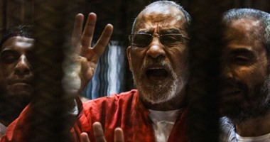 بالصور.. تأجيل محاكمة بديع و104 متهمين بأحداث "عنف الإسماعيلية" لـ26 ديسمبر