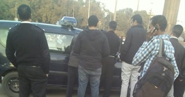 القبض على طالب بحوزته "مسدس صوت" بجامعة القاهرة