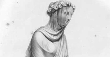 العثور على تمثال لسيدة منتقبة بإنجلترا يرجع تاريخه للقرن الــ 18