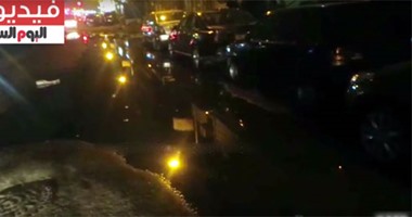 بالفيديو..انفجار ماسورة بالمهندسين يتسبب فى غرق شارع محى الدين أبو العز
