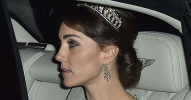كيت ميدلتون ترتدى تاج الأميرة ديانا للمرة الأولى منذ دخولها القصر