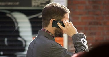 احترس من 3 تطبيقات للمكالمات الهاتفية يمكنها خداعك وتسىء إلى سمعتك