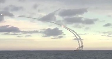 بالفيديو.. لحظة إطلاق صواريخ من غواصة روسية نحو مواقع داعش فى سوريا