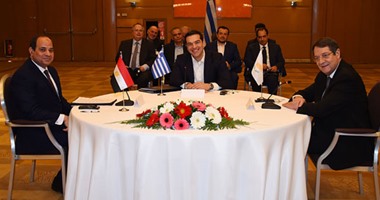 السفارة اليونانية: القمة الثلاثية بمشاركة مصر تسهم فى مواجهة أزمة اللاجئين
