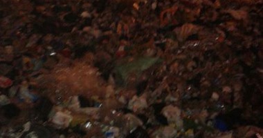 صحافة المواطن.. قارئ يشكو تراكم القمامة بشارع المسابك فى إمبابة