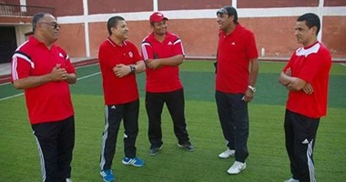 سوهاج يحفز لاعبيه قبل مواجهة قنا بصرف المستحقات