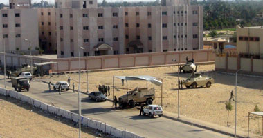 القوات المسلحة تواصل تأمين سجن المستقبل بالإسماعيلية
