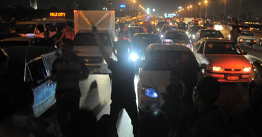 الأمن يصل كوبرى أكتوبر.. والناشطات يتفرقن عقب الوقفة الاحتجاجية