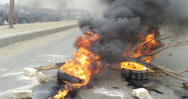 "واتس آب اليوم السابع": أهالى المعصرة يستغيثون من حرق إطارات السيارات
