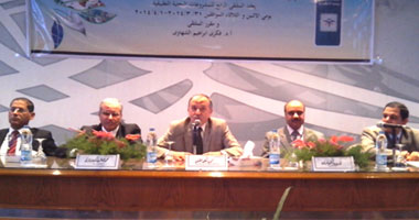نائب رئيس جامعة الإسكندرية يفتتح الملتقى الرابع للمشروعات البحثية