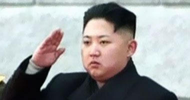 كوريا الشمالية: كيم جونج أون يعاود الظهور علنا متكئا على عصا