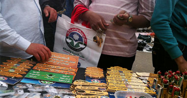السواك والبخور ينتشران بميدان التحرير فى جمعة تقرير المصير