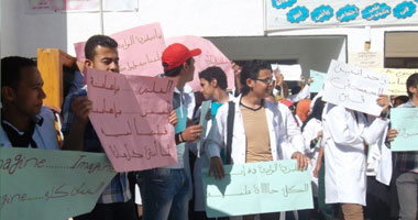 استمرار إضراب طلاب بيطرى الوادى الجديد لليوم الخامس على التوالى