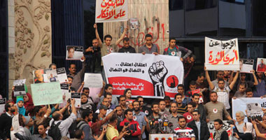 6 إبريل "الجبهة الديمقراطية" تعلن دخول أعضائها فى إضراب عن الطعام