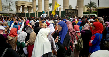 تظاهر طالبات الإخوان فى أول يوم دراسى بـ"الدراسات الإسلامية" بالإسكندرية