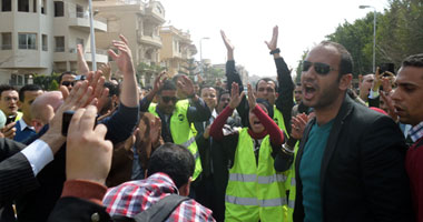 "مستقبل وطن" تسلم توكيلات "السيسى" للحملة المركزية بهتاف "تحيا مصر"