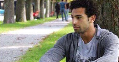 نشطاء يتداولون صورة لمحمد صلاح فى حديقة "أزهر لندن"