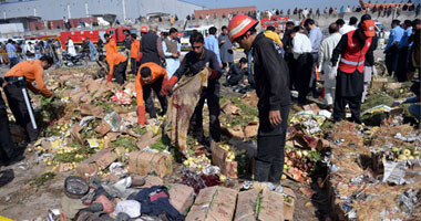 اصابة 6 اشخاص جراء انفجار فى خط للسكك الحديدية جنوب باكستان