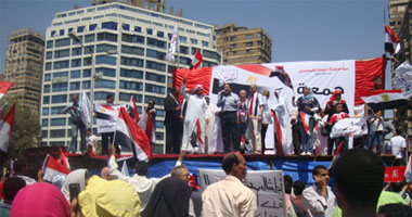 وقفة ومسيرة للم الشمل أمام تمثال نهضة مصر 